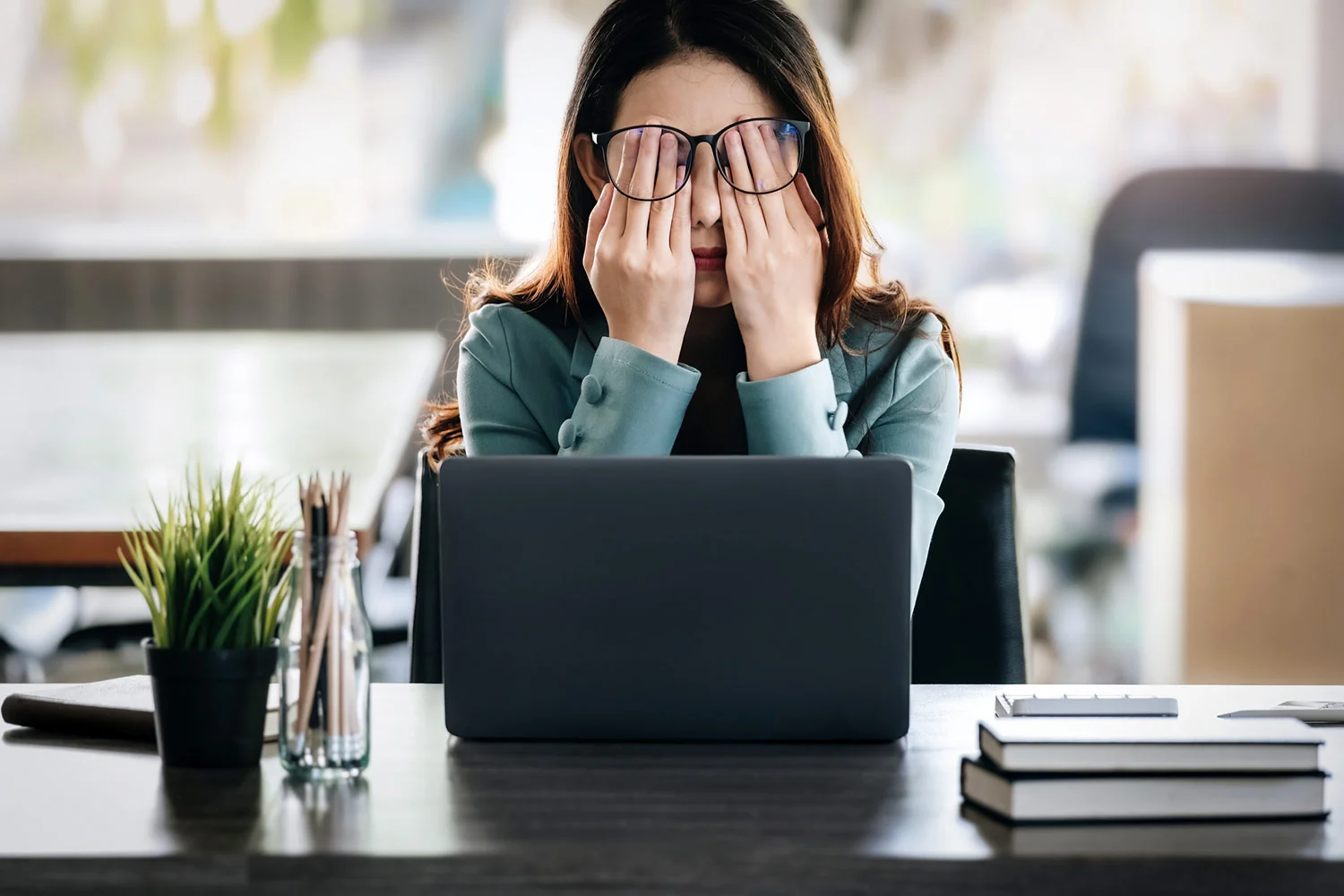 Ansiedade no trabalho: causas, sintomas e como lidar com esse mal silencioso